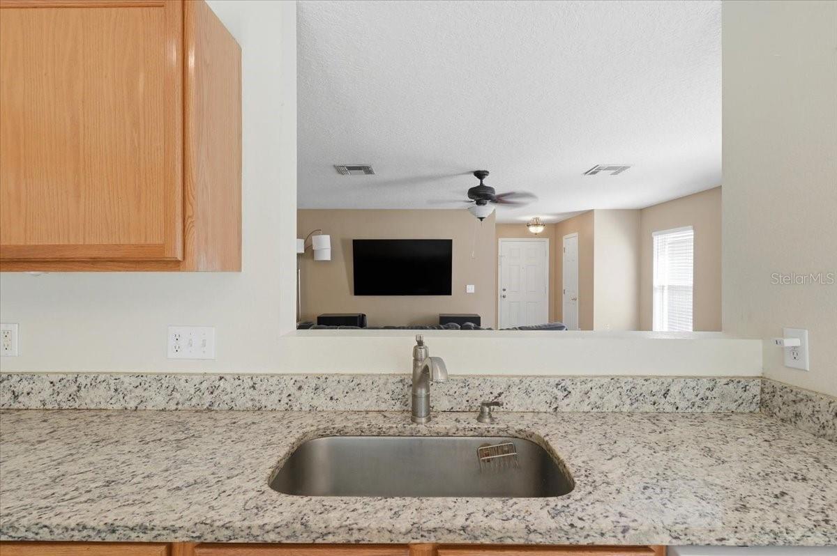 14852 Pellicer Dr Property Photo 7