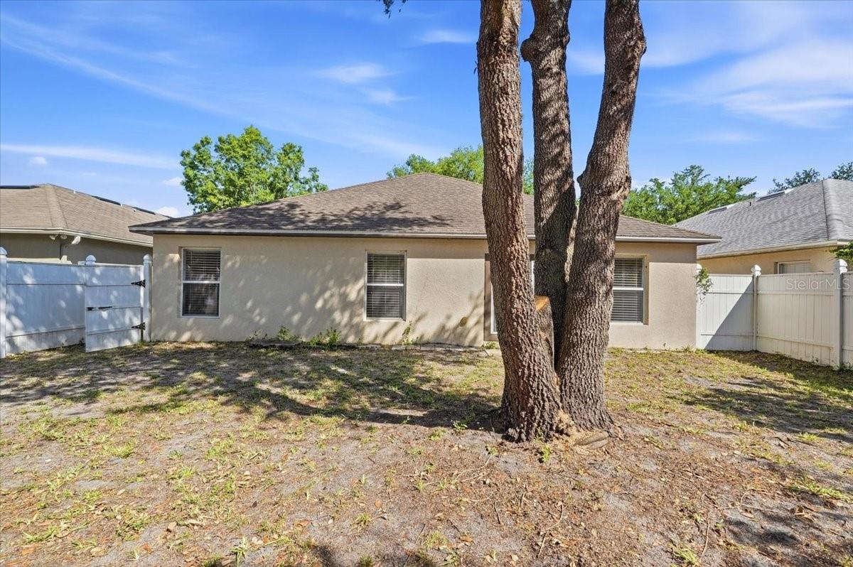 14852 Pellicer Dr Property Photo 27