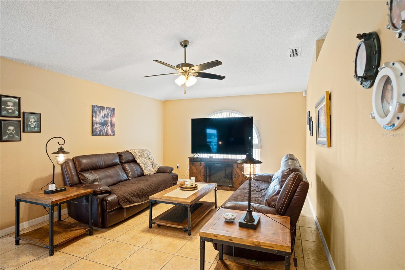 203 Flounder Pl Property Photo 8