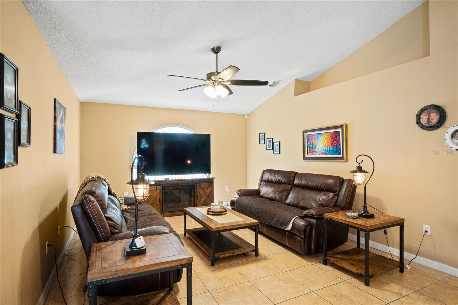 203 Flounder Pl Property Photo 9