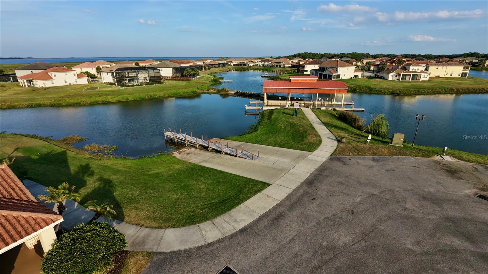 3311 Bent Paddle Dr Property Photo 3