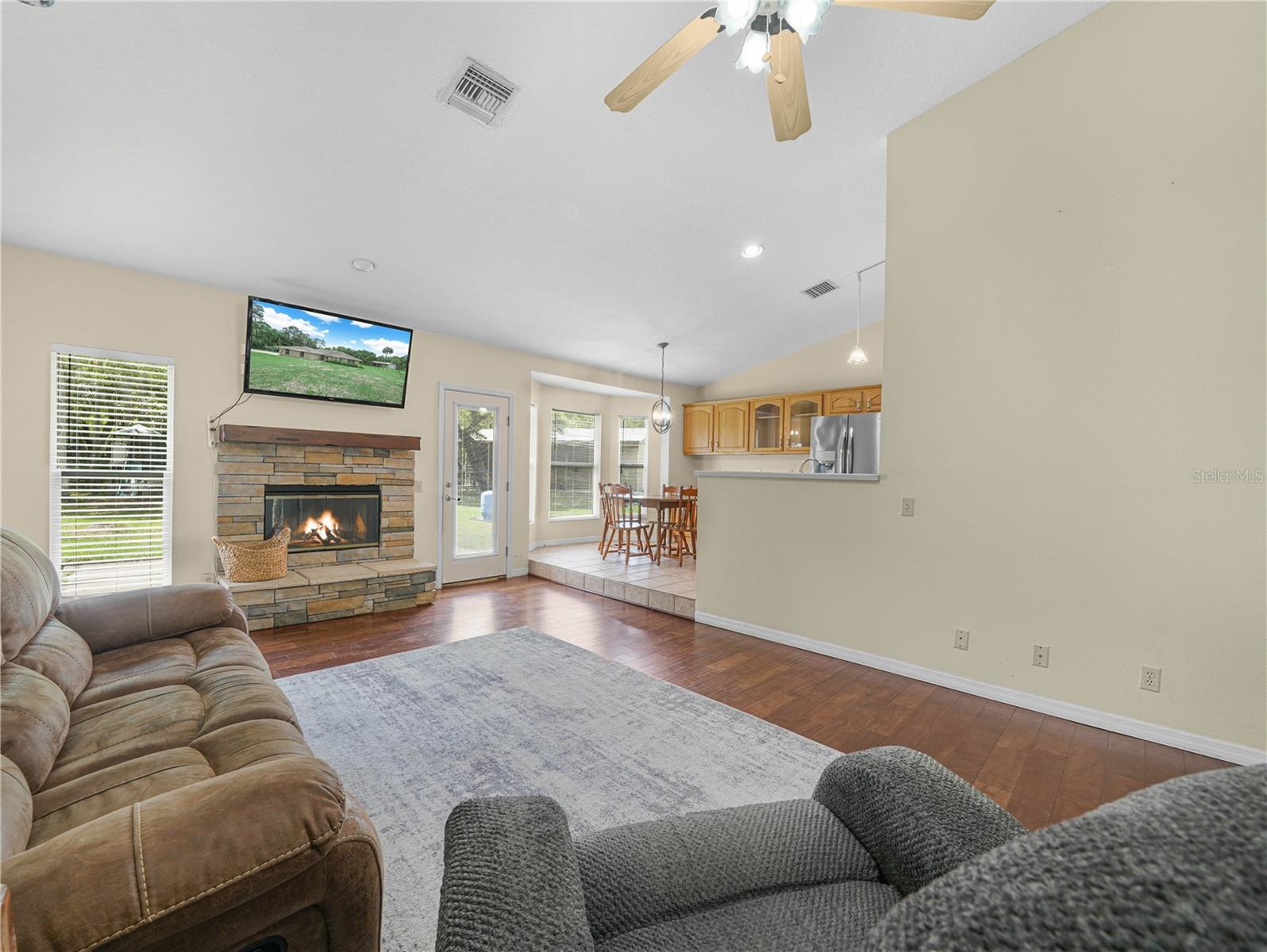 3437 Mar Lisa Cove Rd Property Photo 2