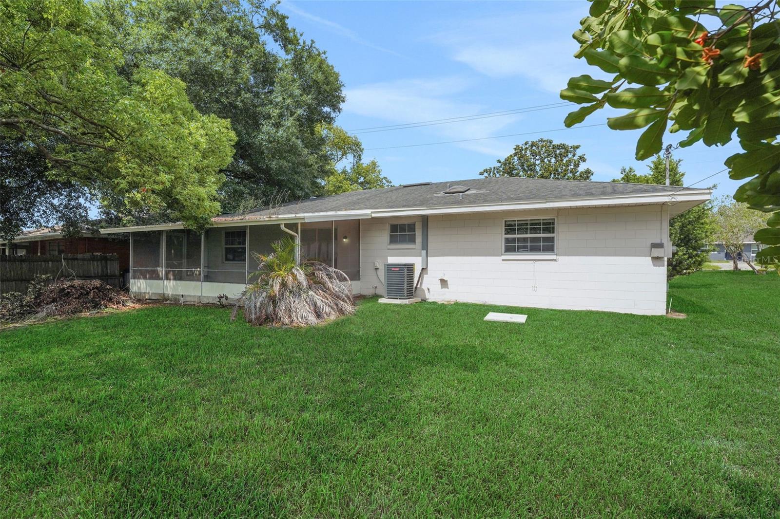 404 Lake Ned Rd Property Photo 17