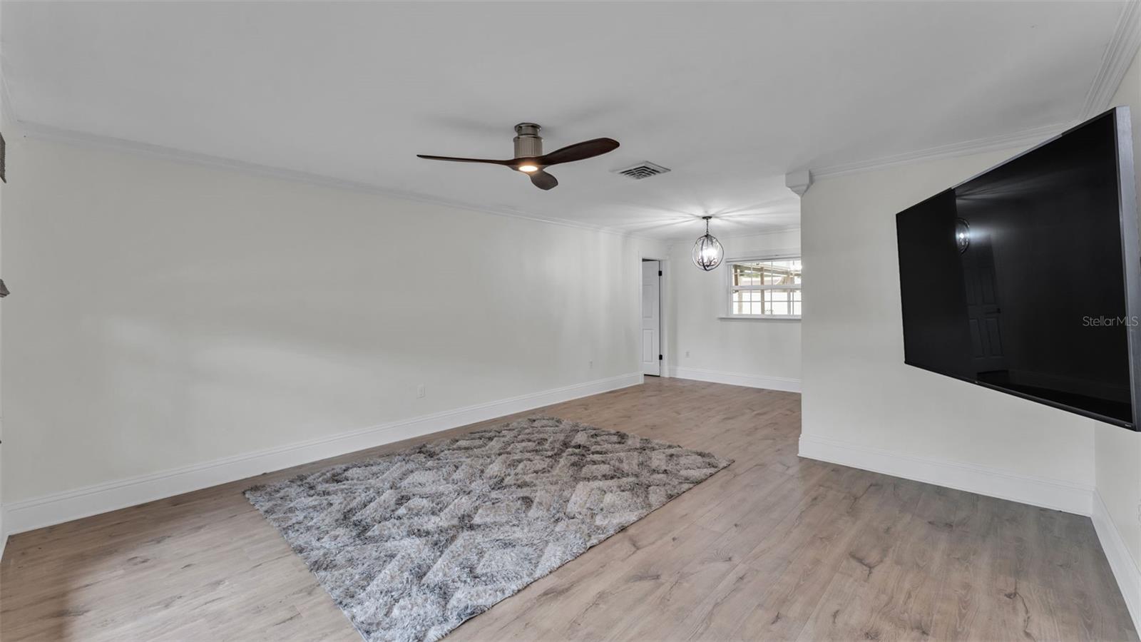 4301 Orangewood Loop E Property Photo 15