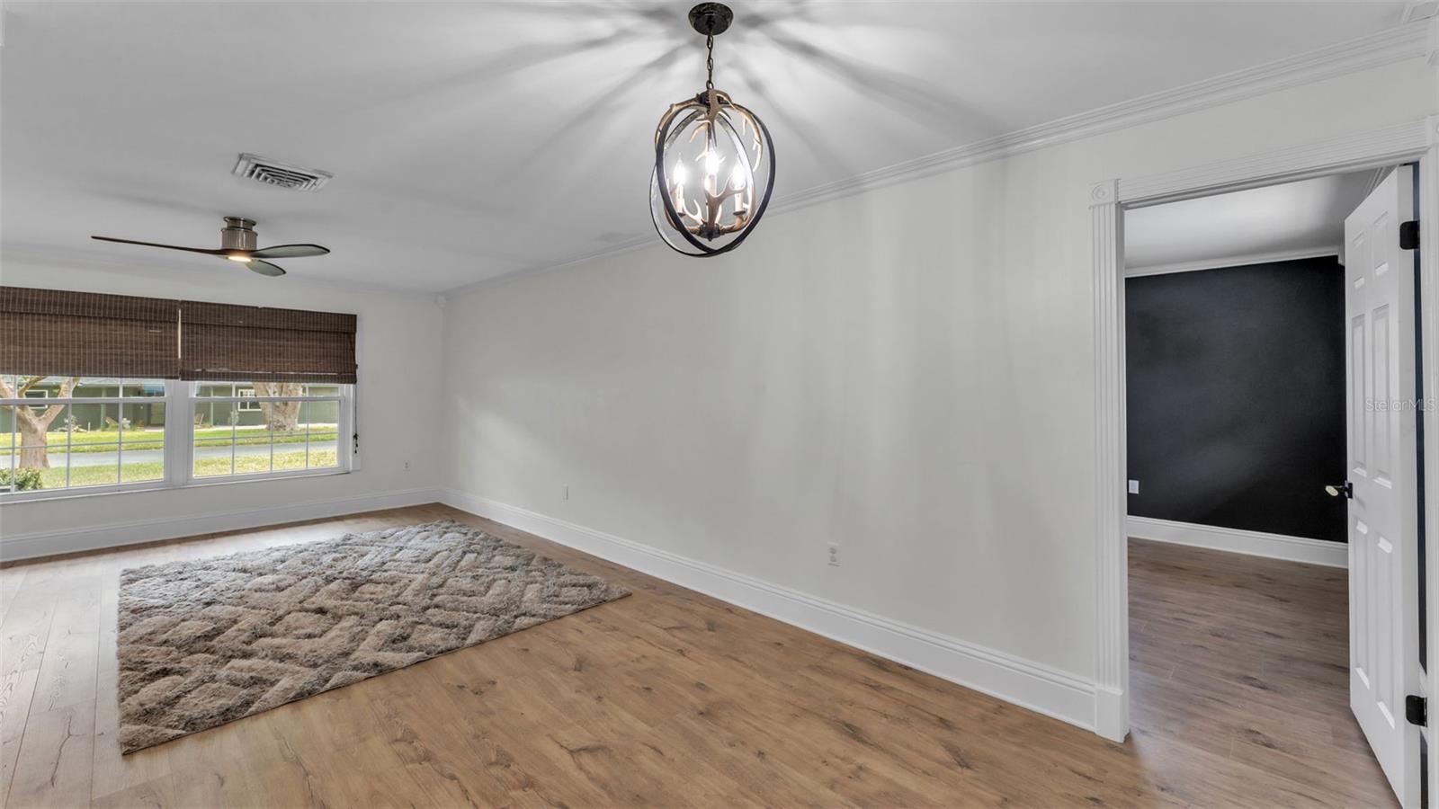 4301 Orangewood Loop E Property Photo 17