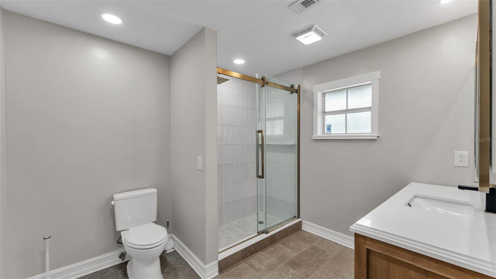 4301 Orangewood Loop E Property Photo 22
