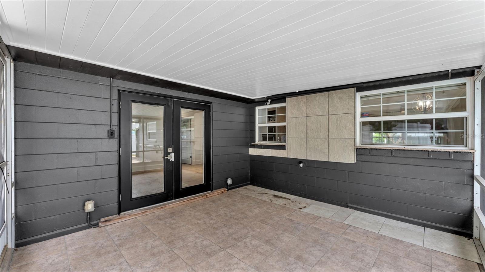 4301 Orangewood Loop E Property Photo 30