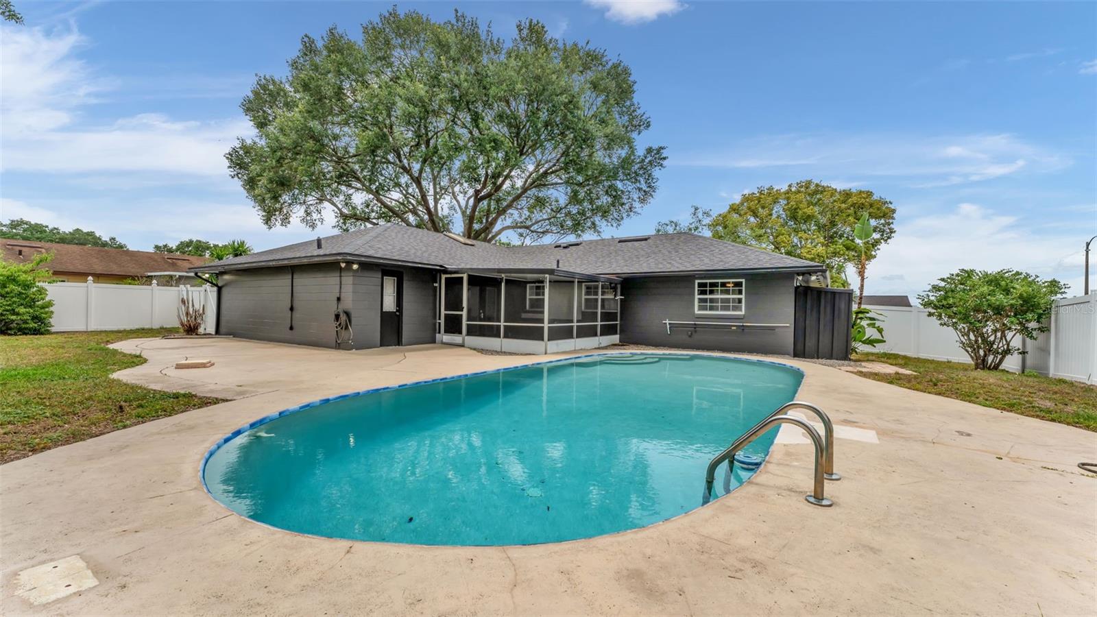 4301 Orangewood Loop E Property Photo 34