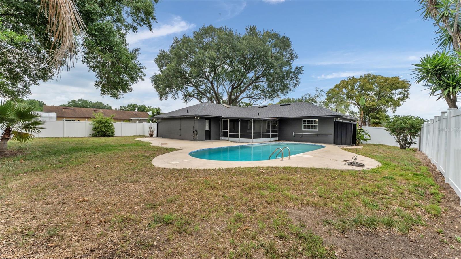 4301 Orangewood Loop E Property Photo 35
