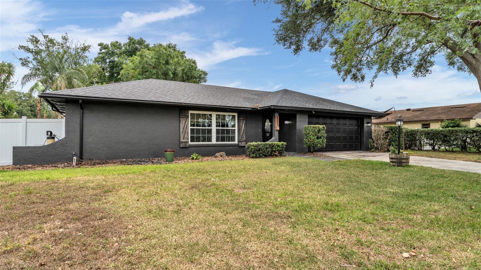 4301 Orangewood Loop E Property Photo 38