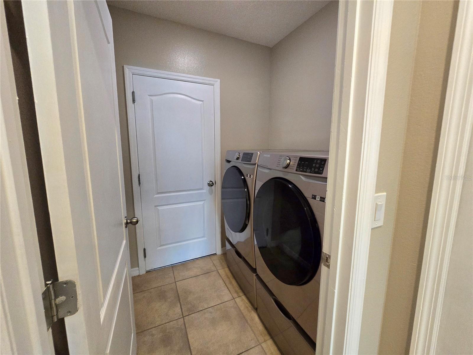 3300 Lynrock Ave Property Photo 11