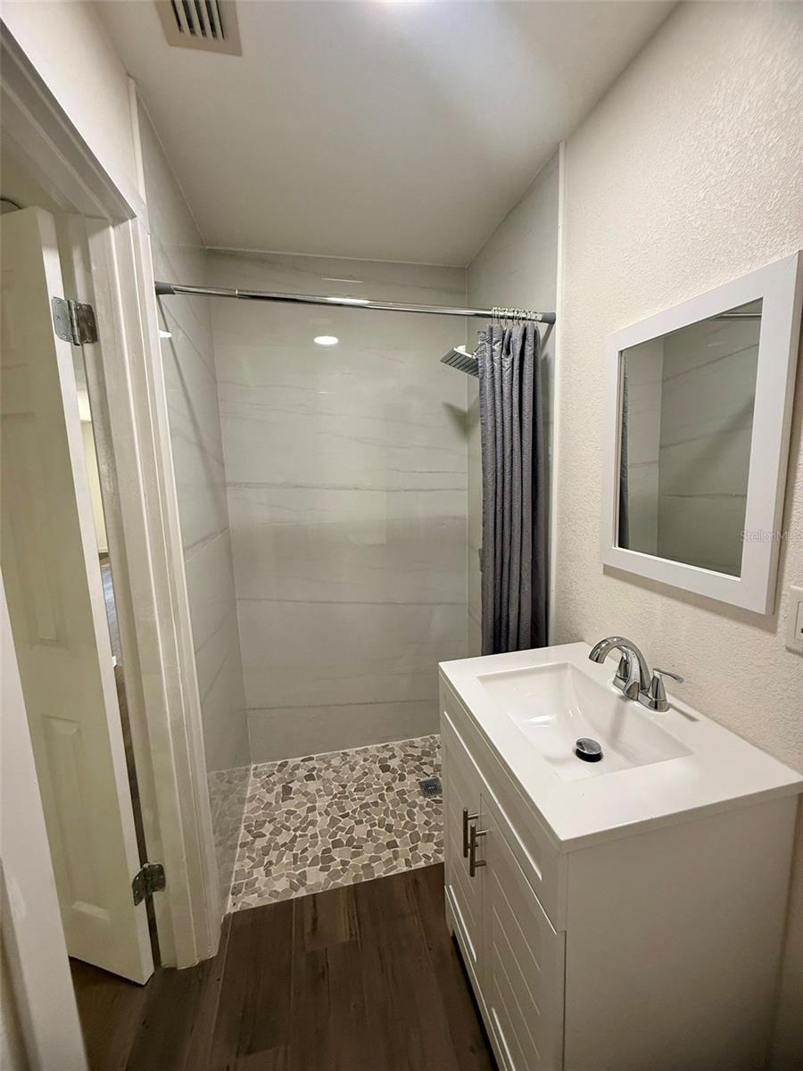 131 Sparrow Ave Property Photo 12