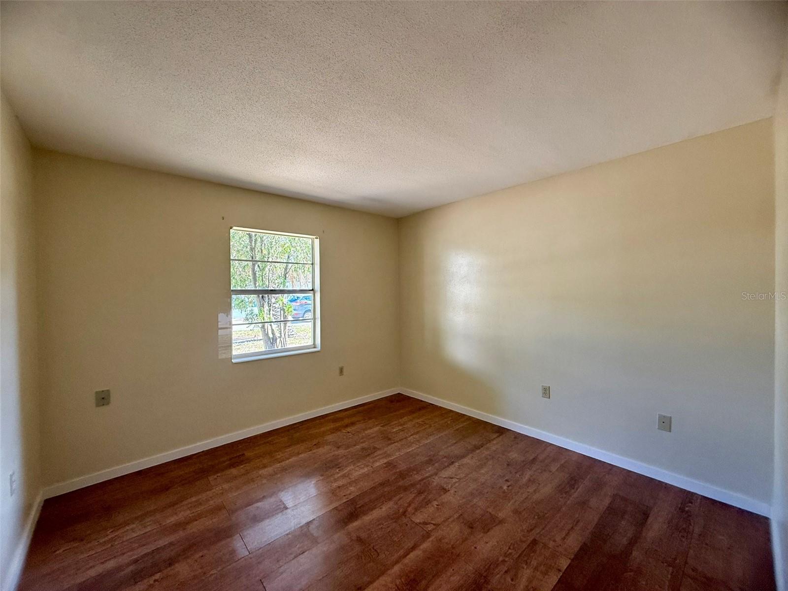 131 Sparrow Ave Property Photo 13