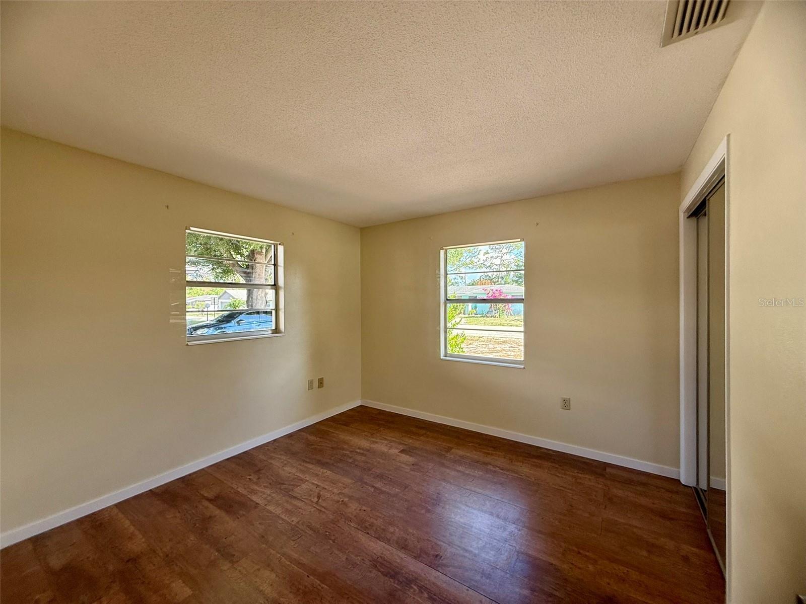 131 Sparrow Ave Property Photo 15
