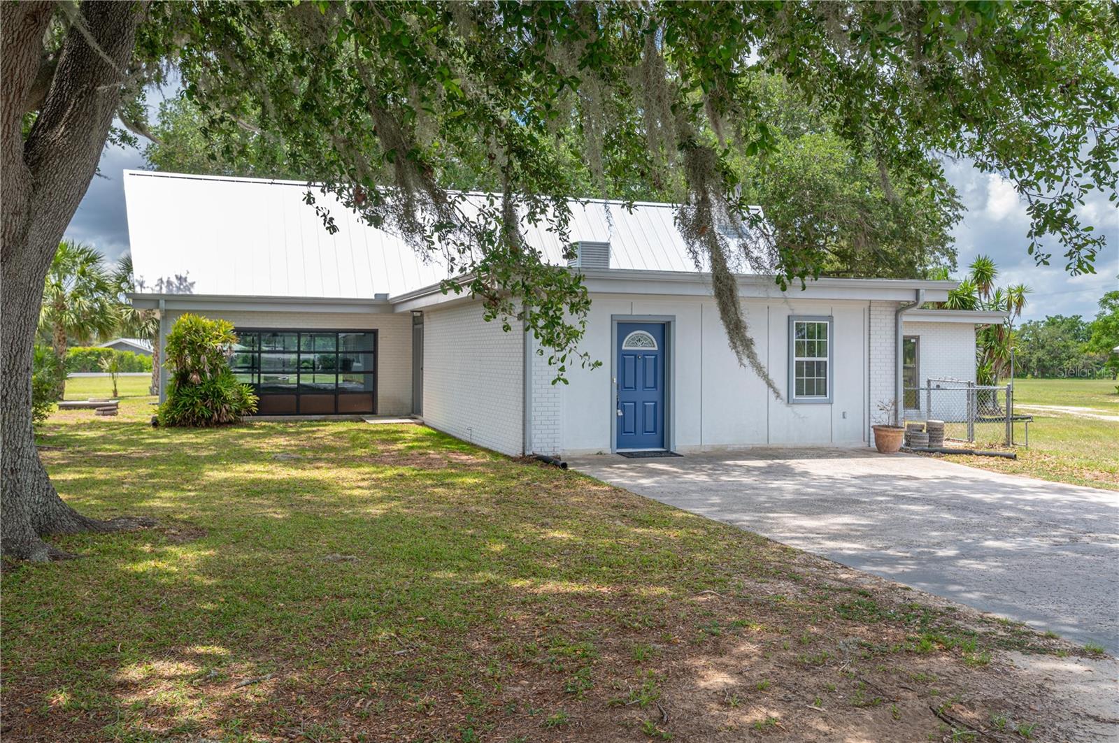 1325 Thornburg Rd Property Photo 4