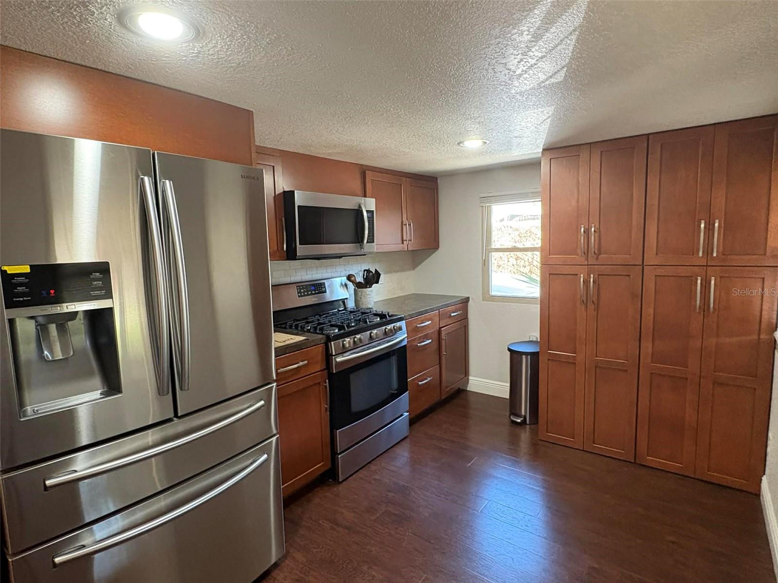 1040 S Ohio Ave Property Photo 6