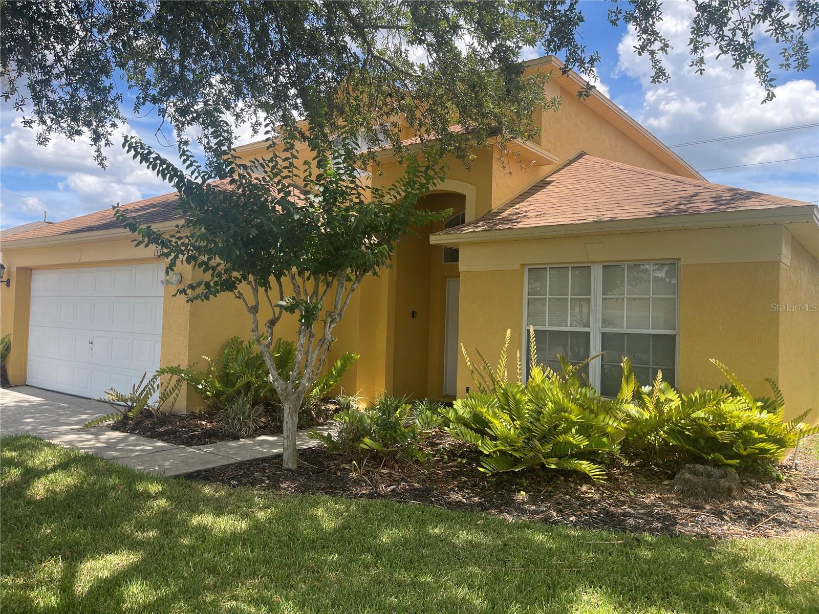 1336 Casterton Cir Property Photo 5