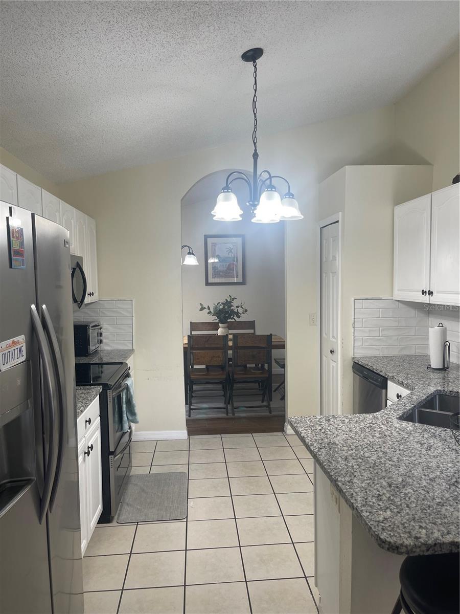 1336 Casterton Cir Property Photo 17