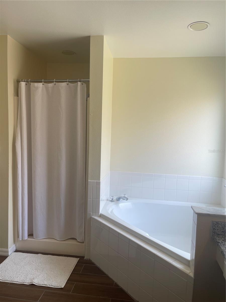 1336 Casterton Cir Property Photo 30