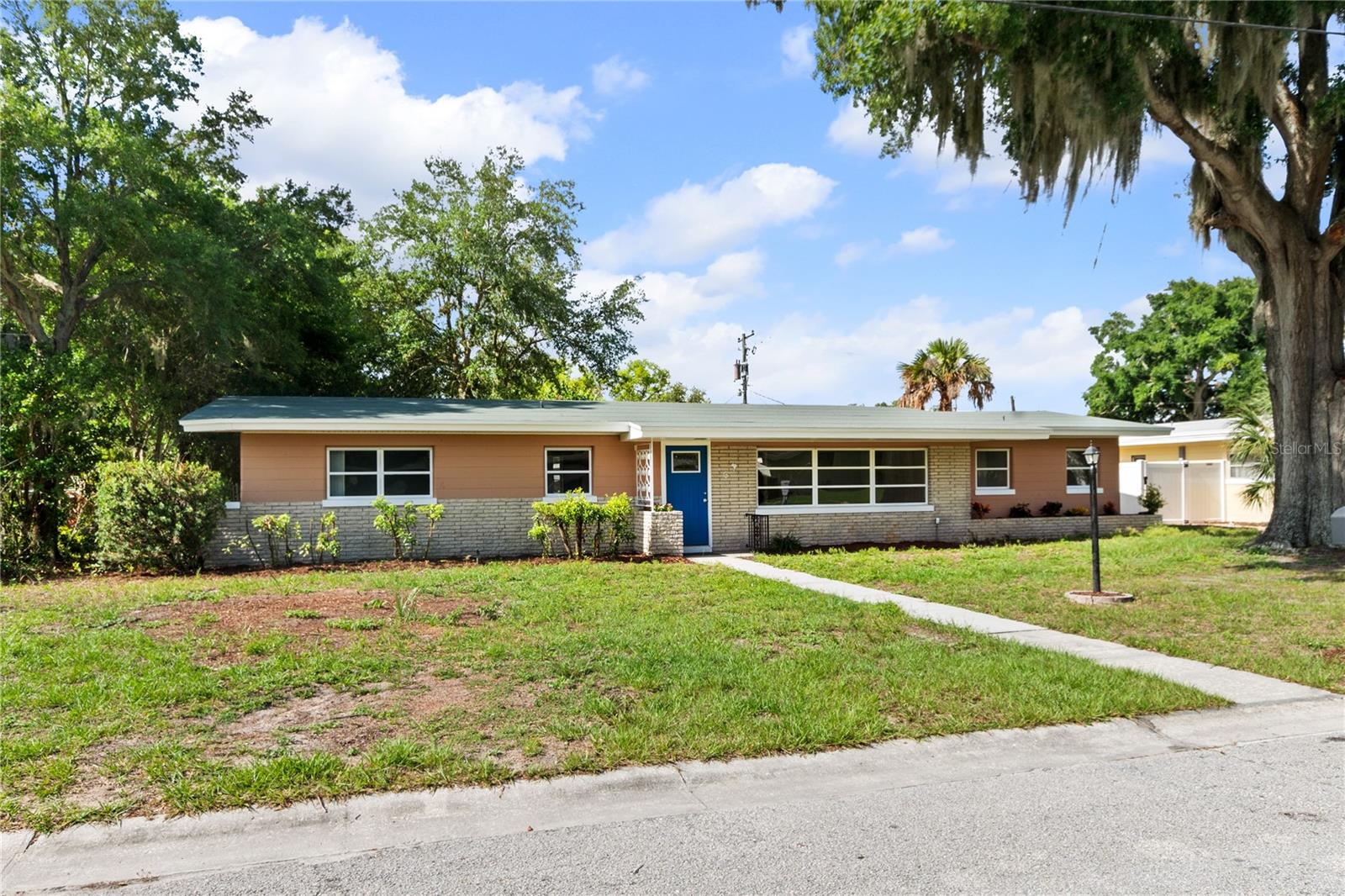 6 GOLFVIEW CIR NE