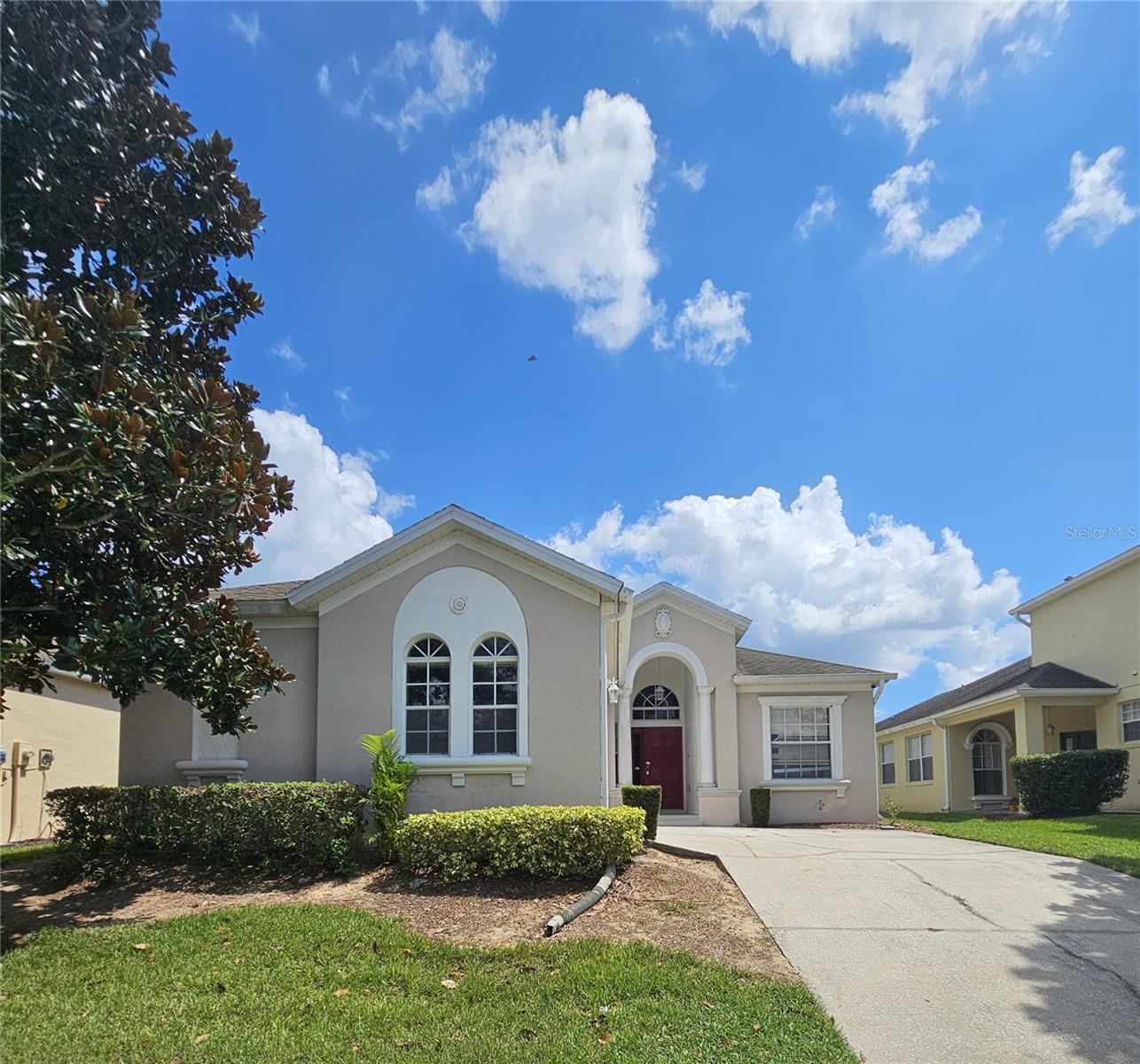 704 Eola Way Property Photo 1