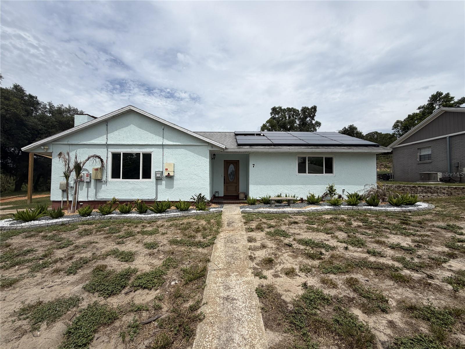 7 LAGO VISTA CT