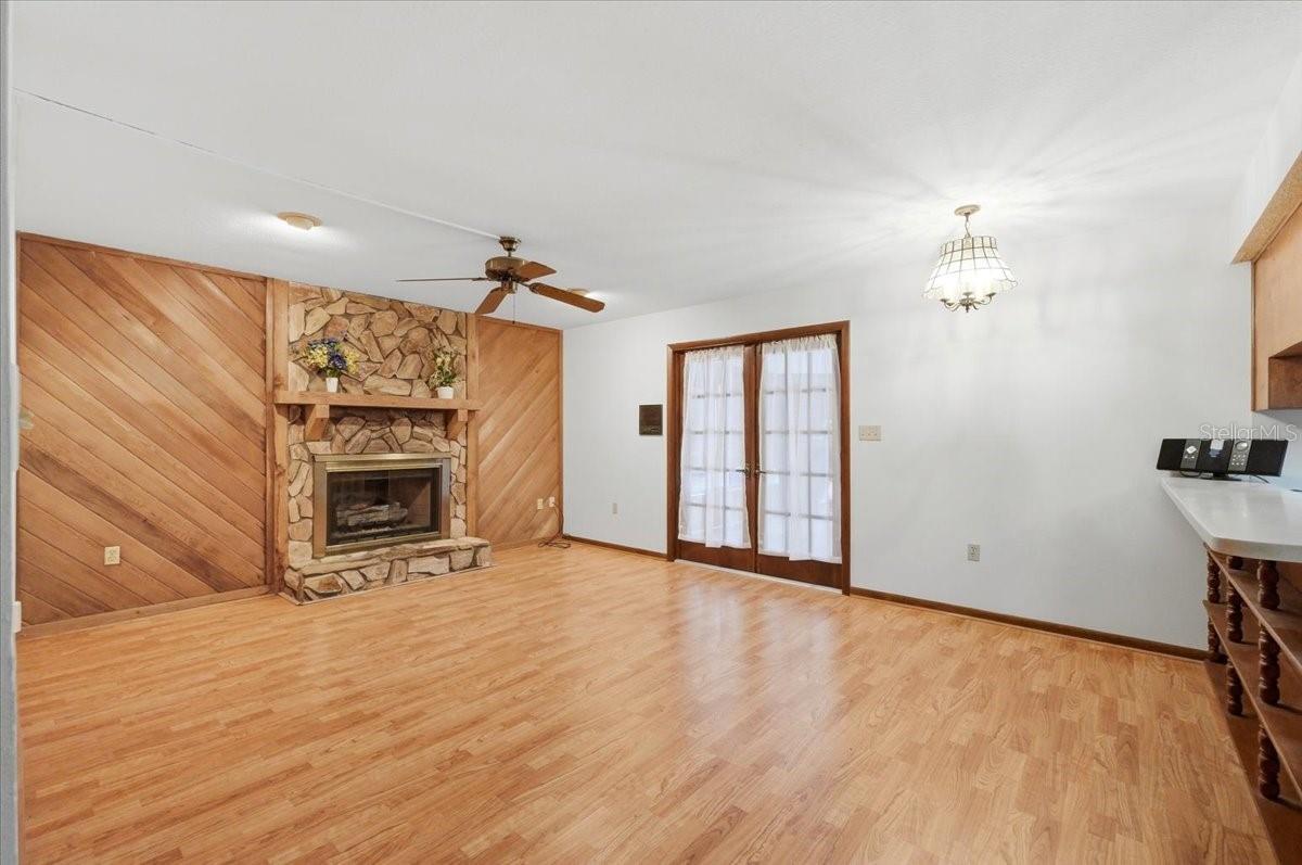 7026 Willow Run Loop Property Photo 24