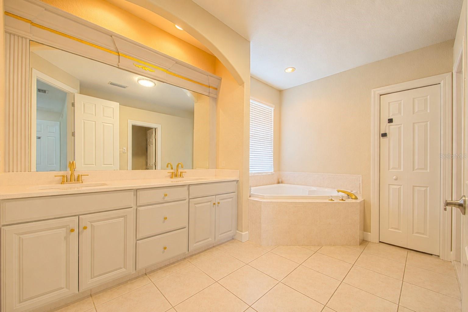 445 Talamone Dr Property Photo 23