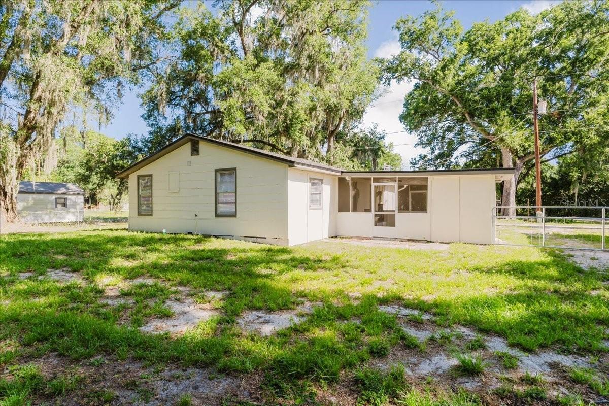 2531 Hebb Rd Property Photo 4