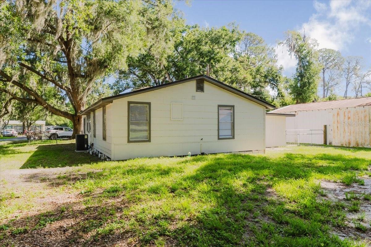 2531 Hebb Rd Property Photo 6