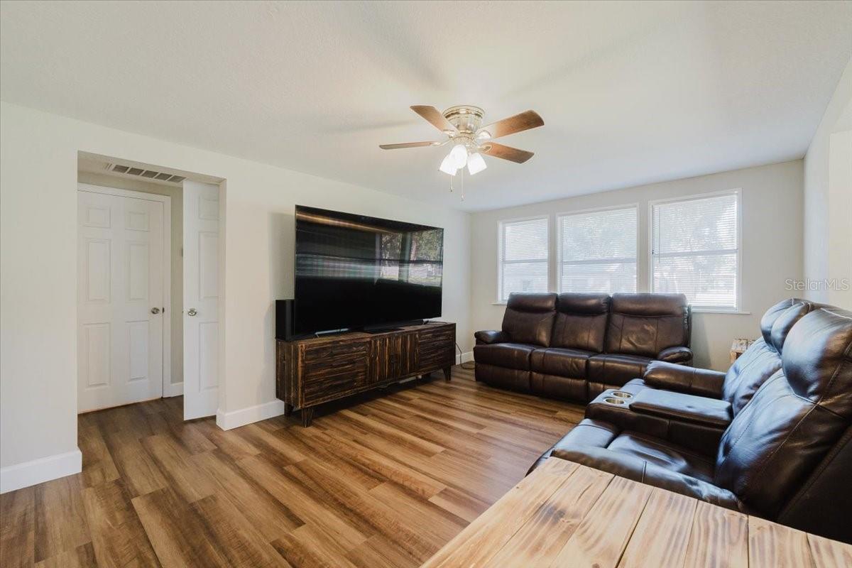 2531 Hebb Rd Property Photo 8