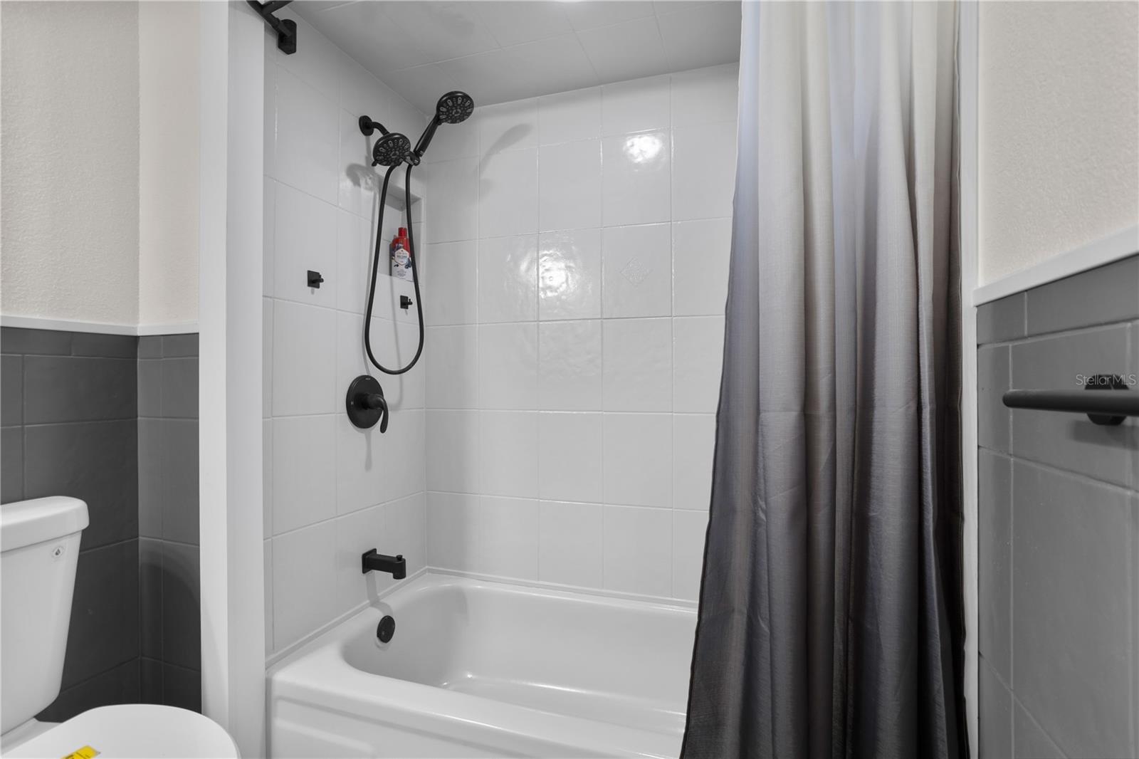 630 E Thelma St Property Photo 23