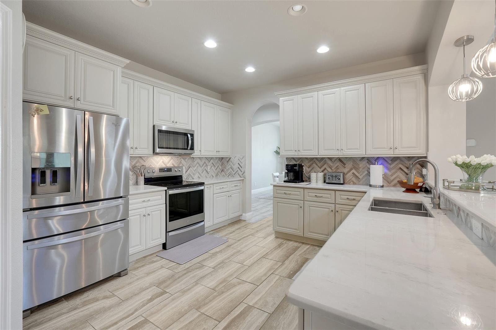 11045 Lemay Dr Property Photo 17