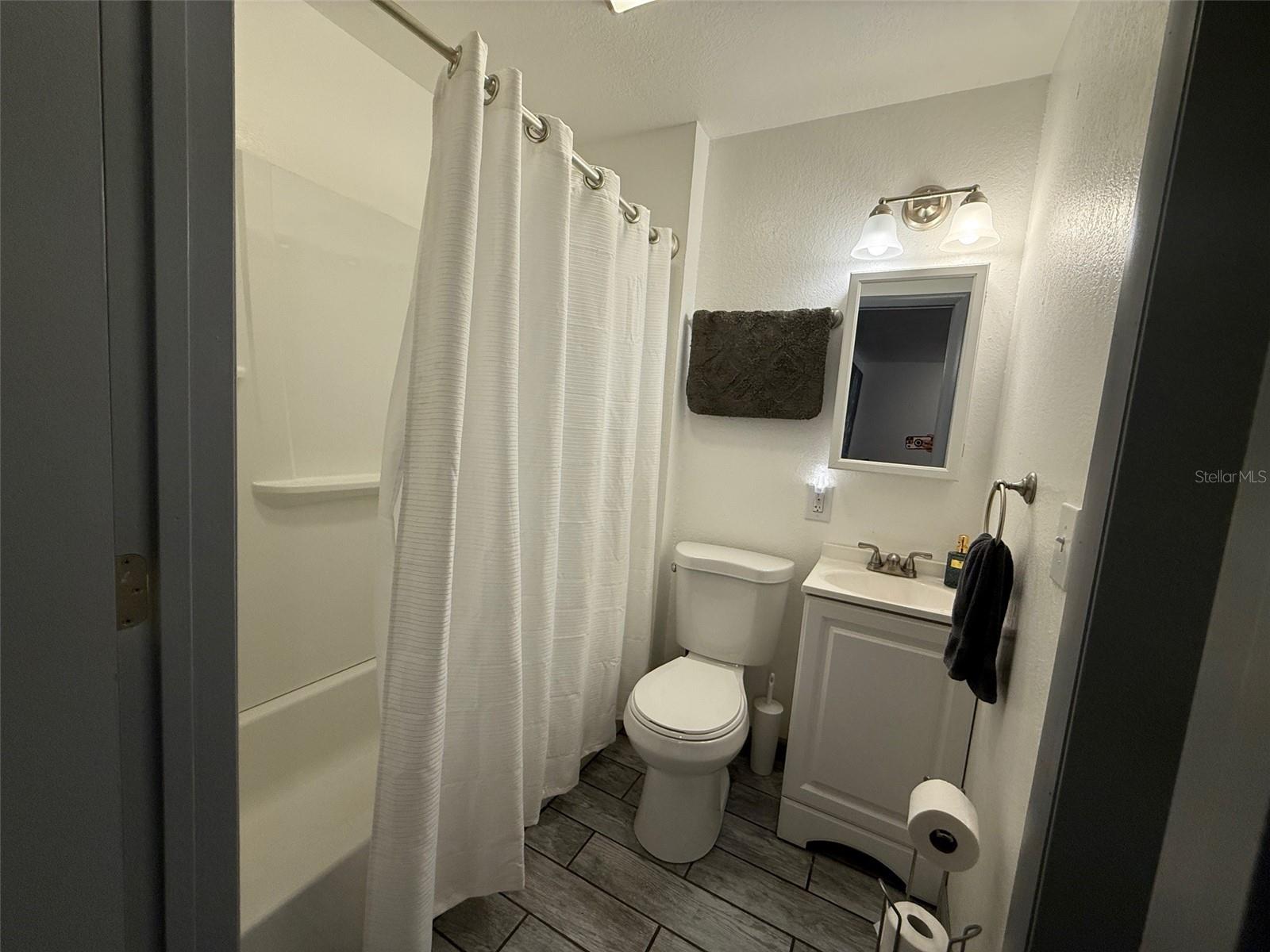907 N Wabash Ave Property Photo 21