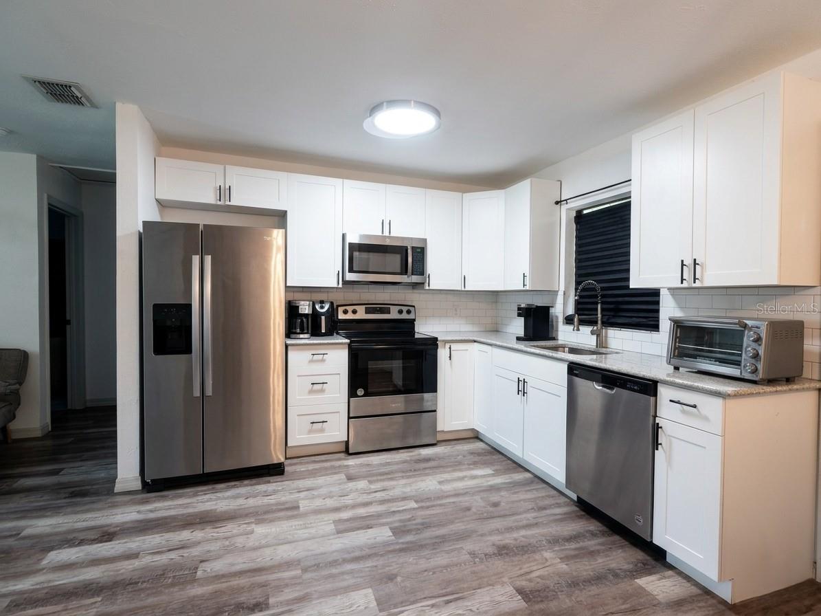636 Rainbow Blvd Property Photo 4