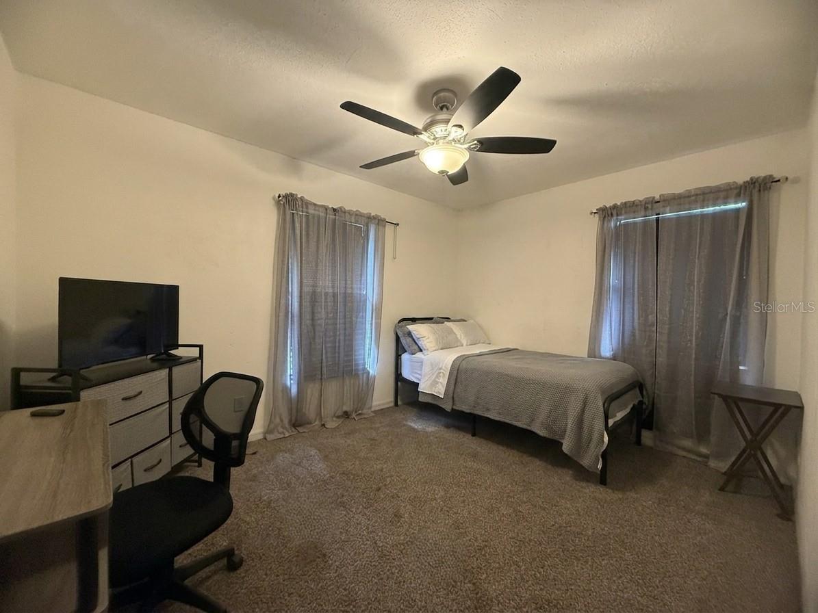 636 Rainbow Blvd Property Photo 9