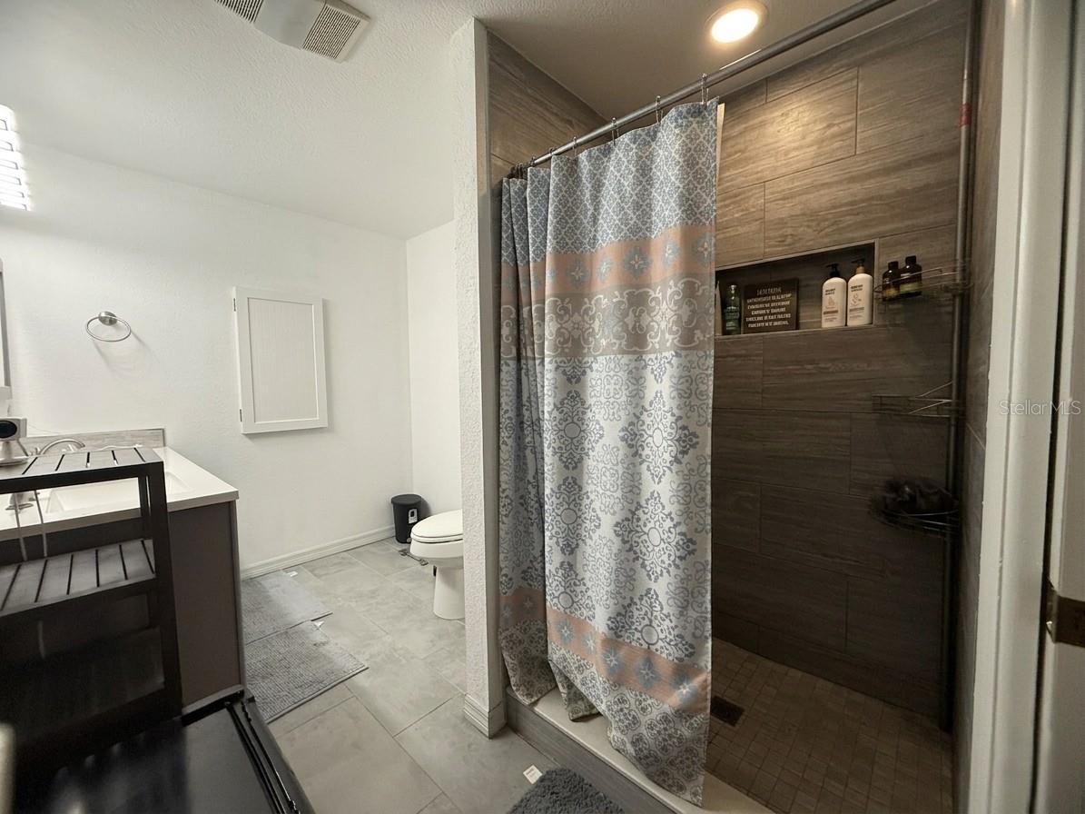 636 Rainbow Blvd Property Photo 11