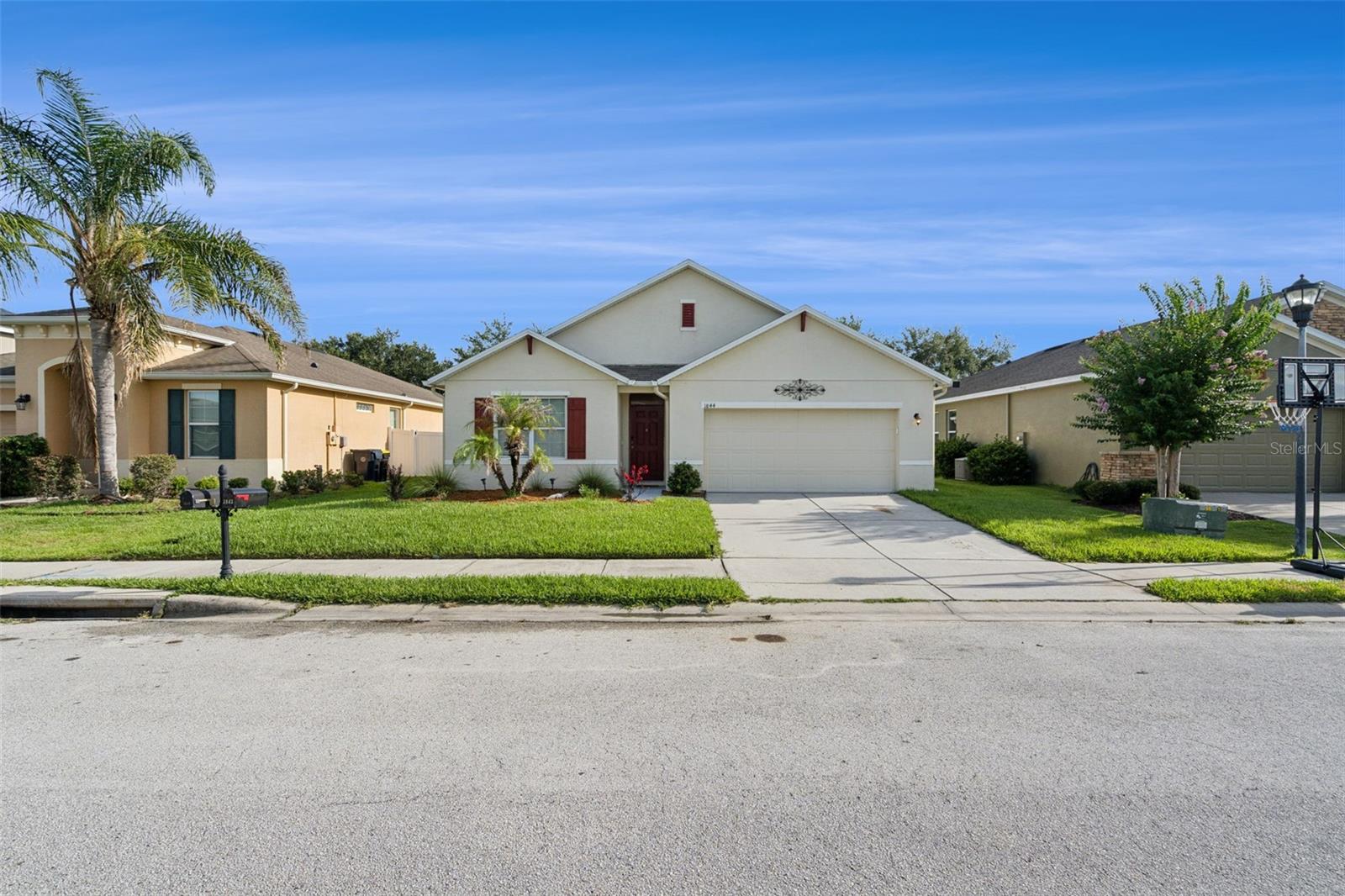 1844 Skyview Dr Property Photo 2