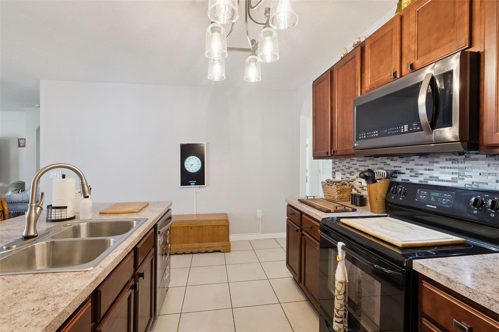 1844 Skyview Dr Property Photo 8