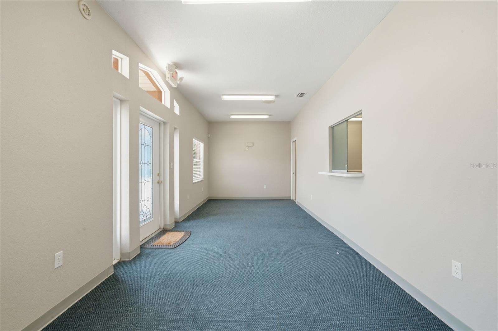 401 W Interlake Blvd Property Photo 11