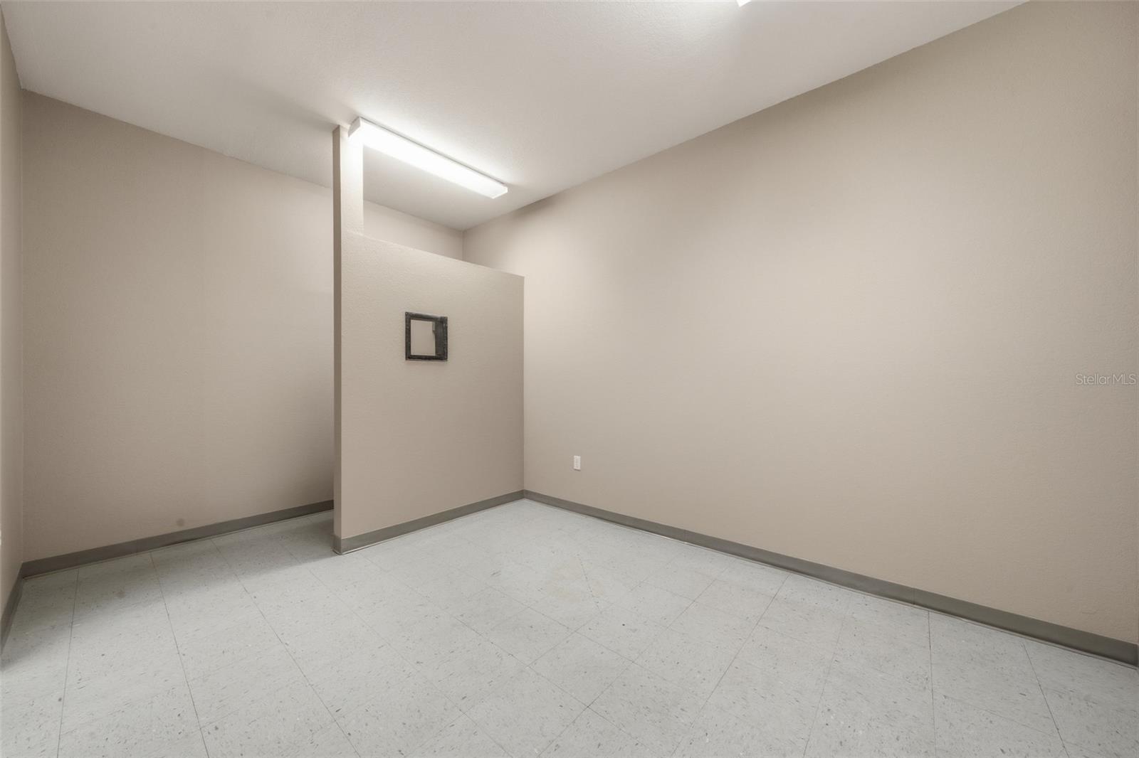 401 W Interlake Blvd Property Photo 31