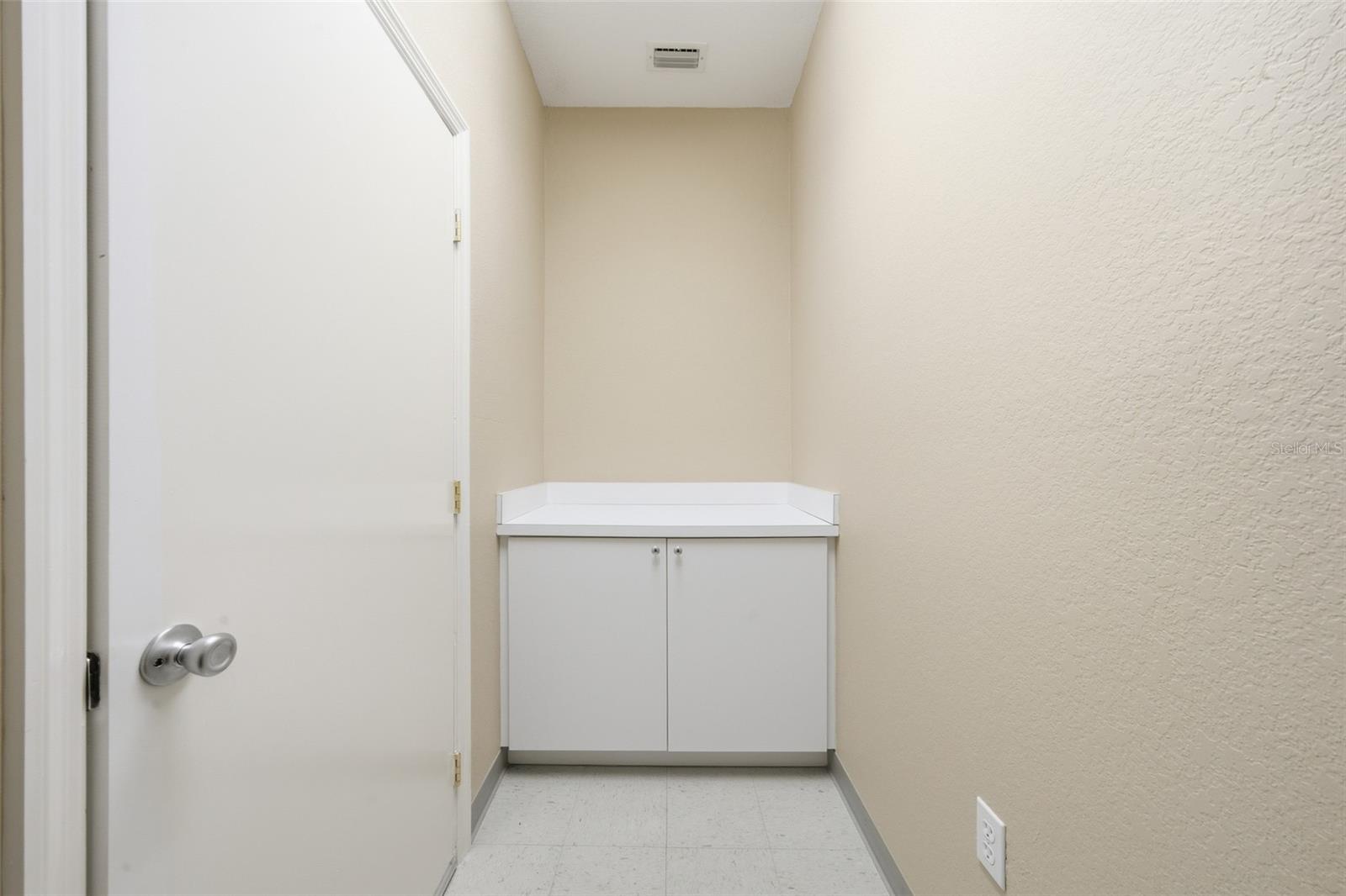 401 W Interlake Blvd Property Photo 35
