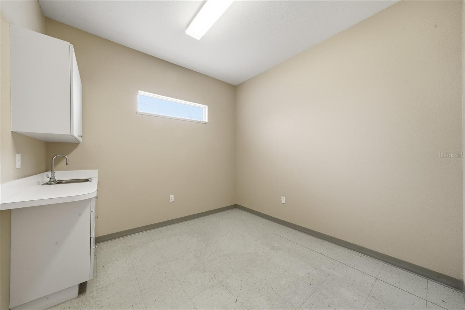 401 W Interlake Blvd Property Photo 36