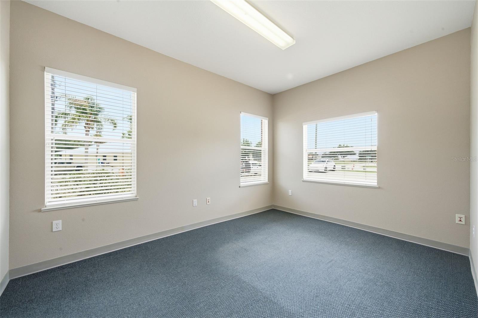 401 W Interlake Blvd Property Photo 42