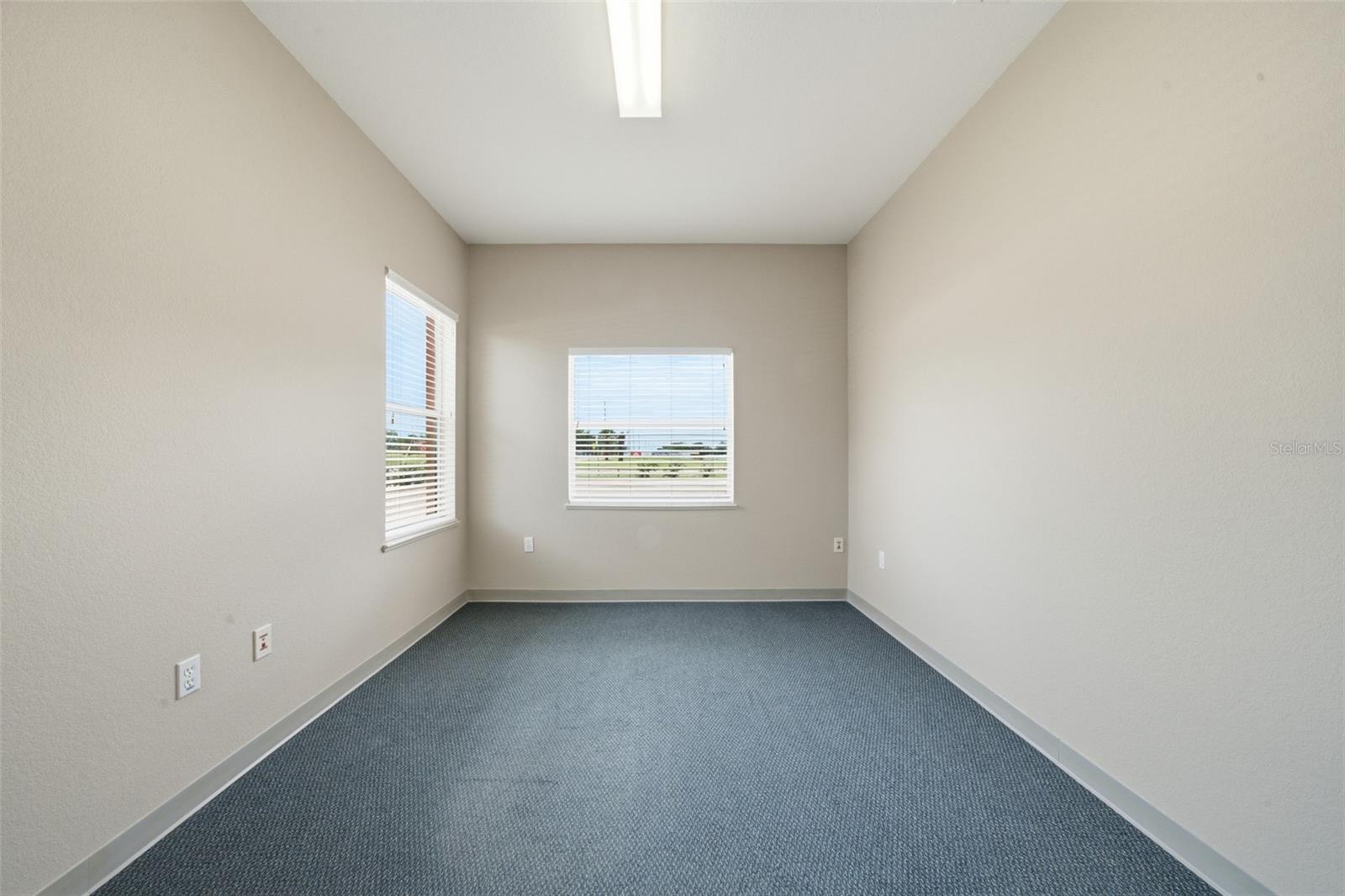 401 W Interlake Blvd Property Photo 43