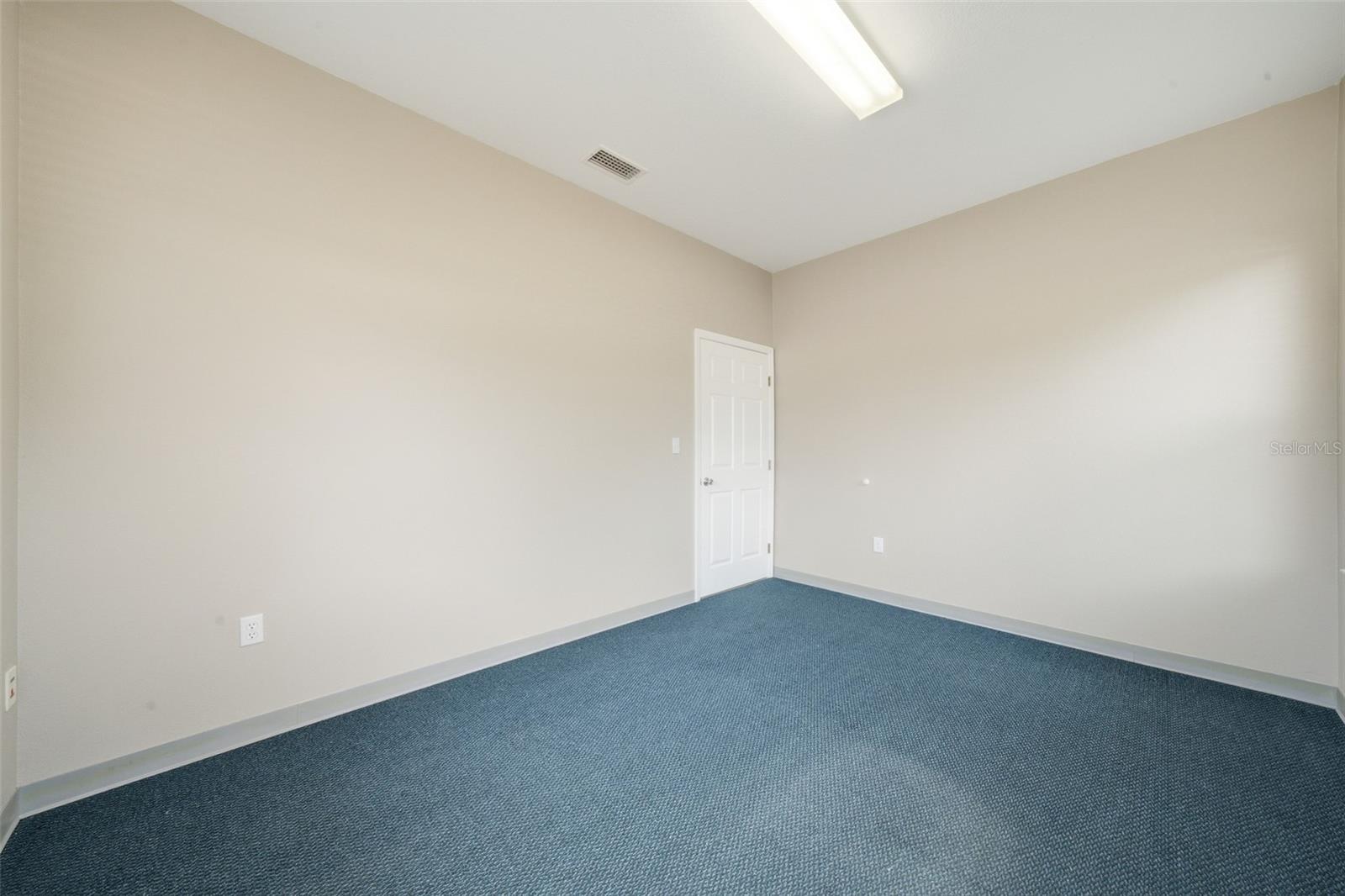401 W Interlake Blvd Property Photo 44