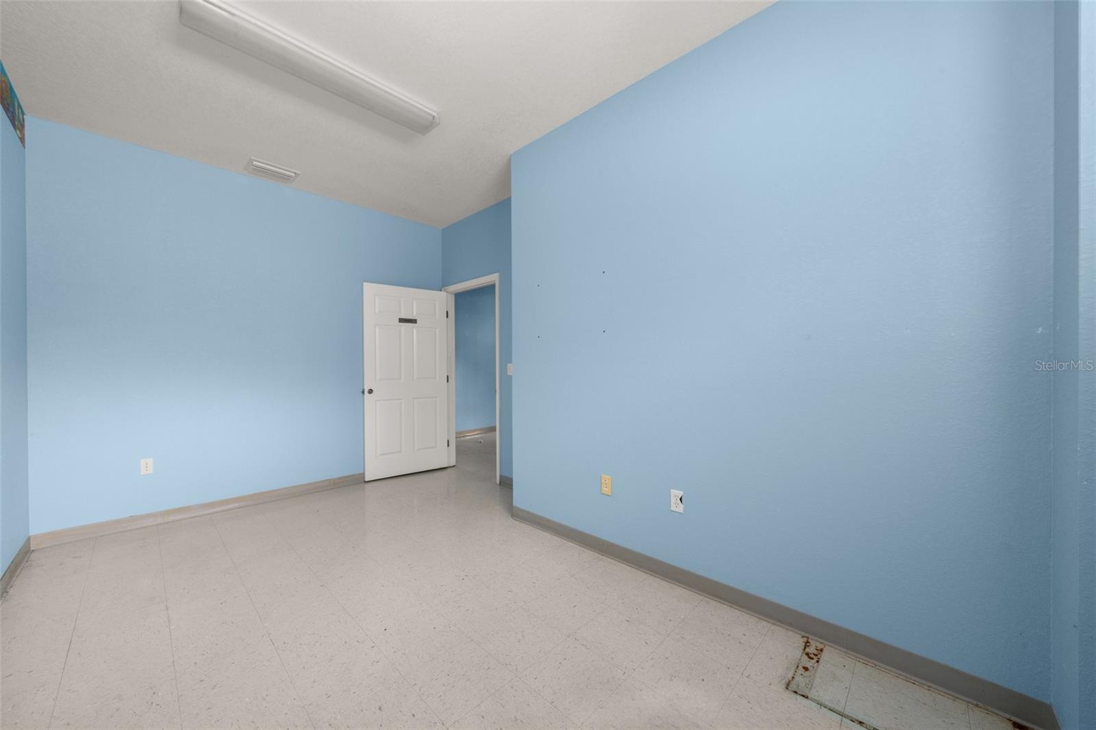 401 W Interlake Blvd Property Photo 59