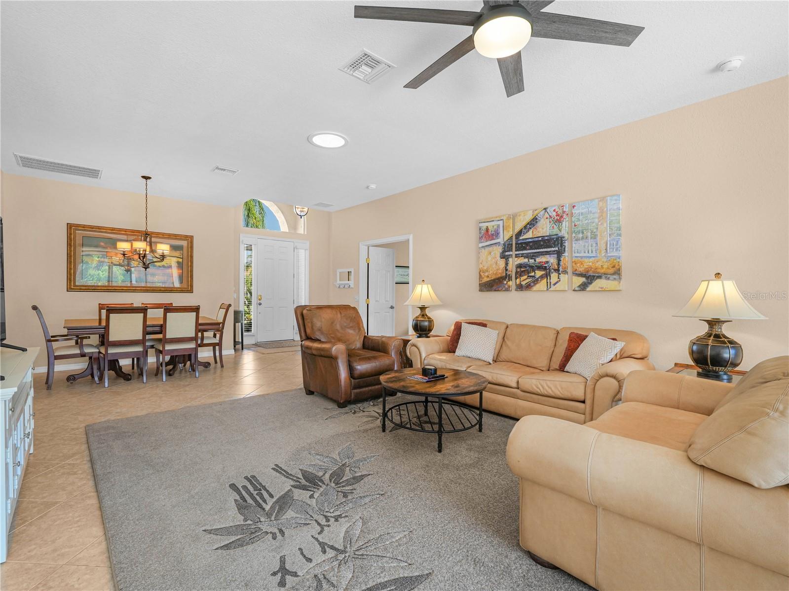 5337 Hogan Ln Property Photo 3