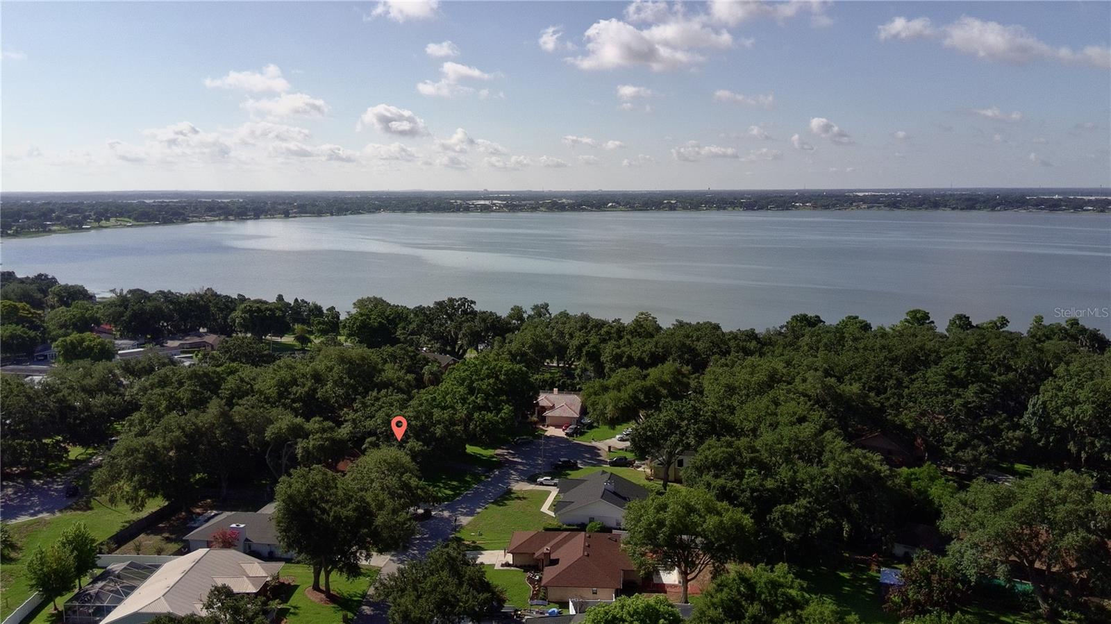 915 Heatherbrook Dr Property Photo 3