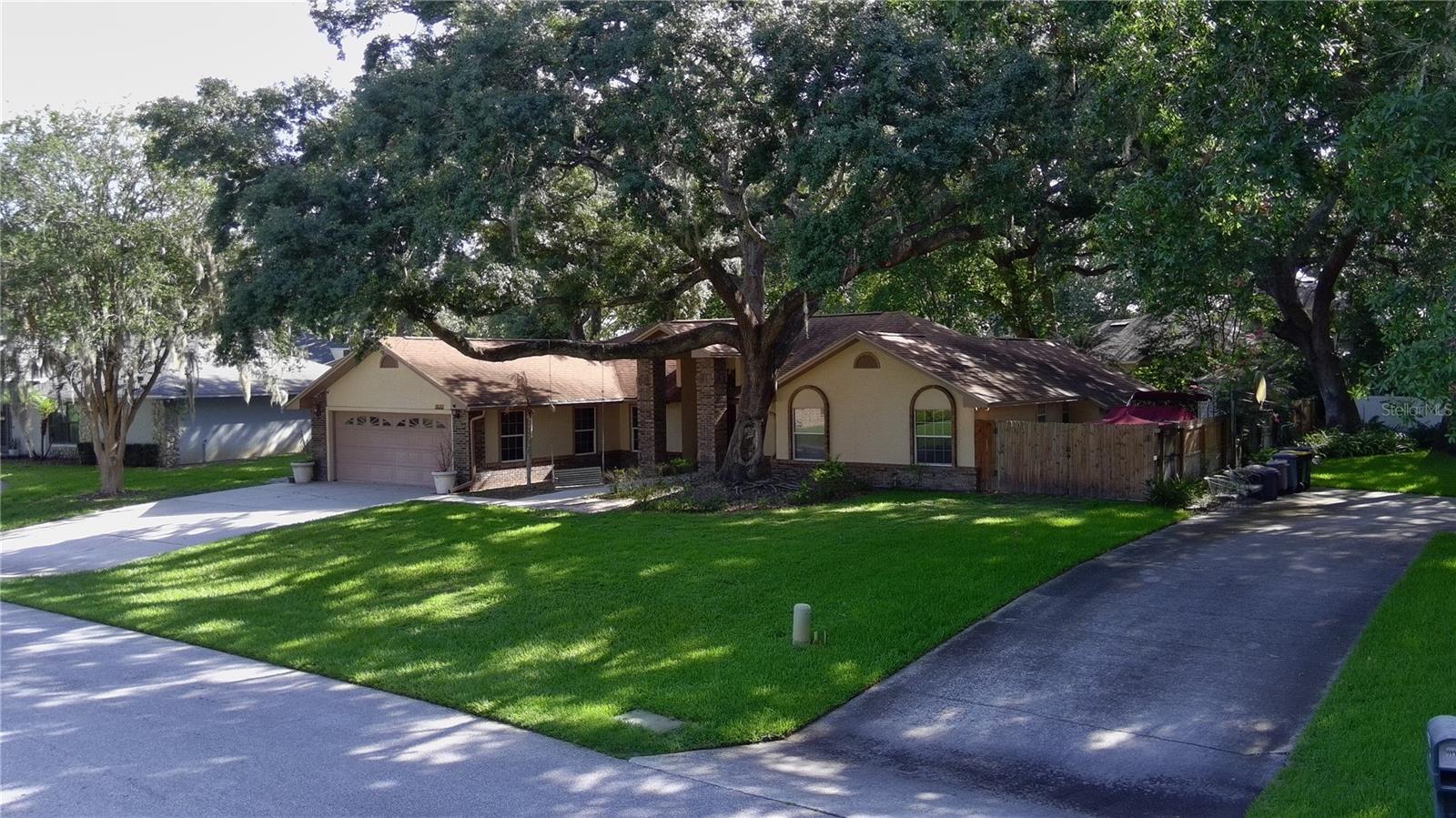 915 Heatherbrook Dr Property Photo 4